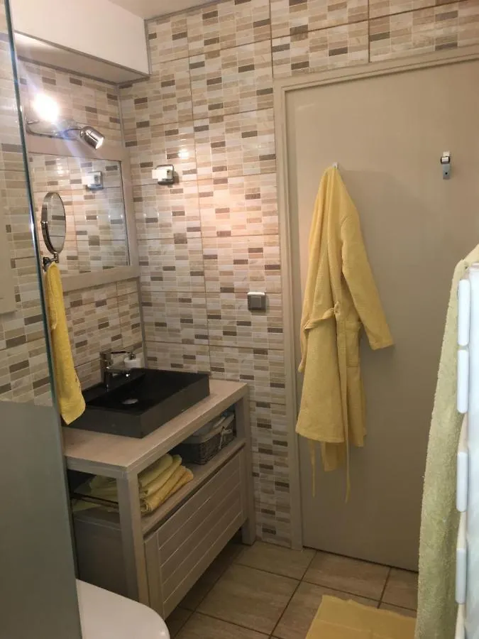 Apartment Cavalaire Sea View Cottage: Equipped for 4 with Pool, A/C, Wi-Fi & Bikes