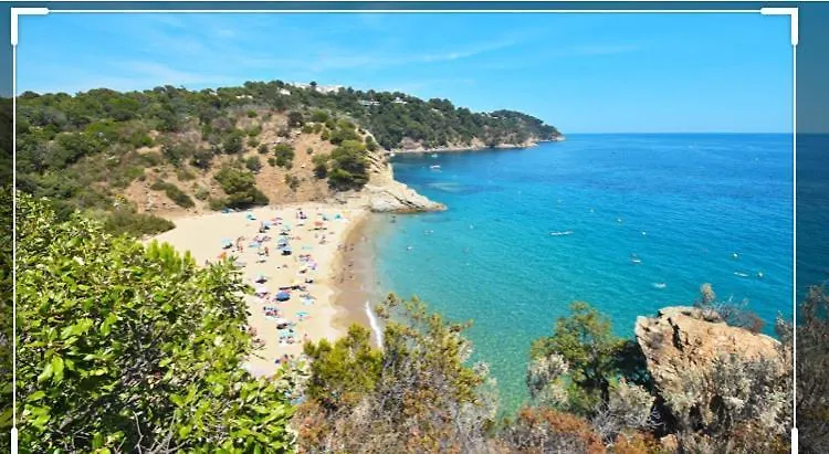 Cavalaire Sea View Cottage: Equipped for 4 with Pool, A/C, Wi-Fi & Bikes