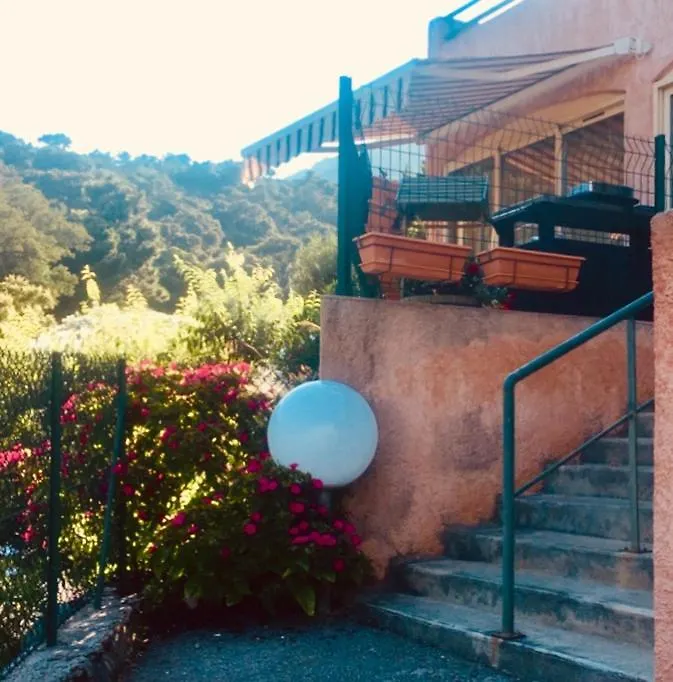Apartment Cavalaire Sea View Cottage: Equipped for 4 with Pool, A/C, Wi-Fi & Bikes