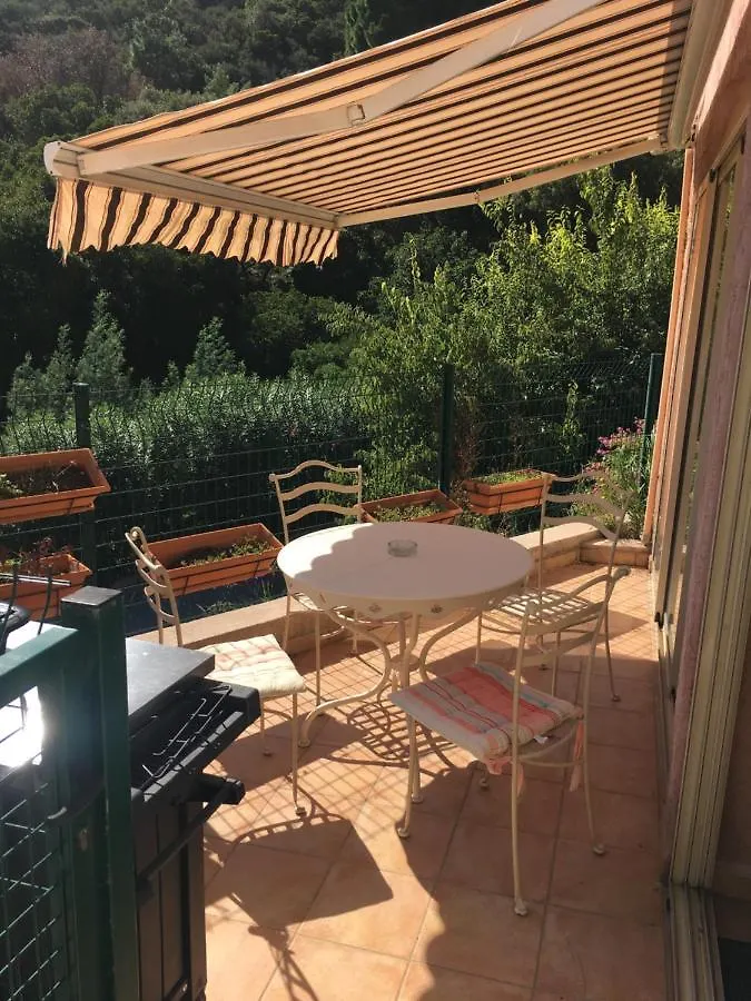 Cavalaire Sea View Cottage: Equipped for 4 with Pool, A/C, Wi-Fi & Bikes Cavalaire-sur-Mer