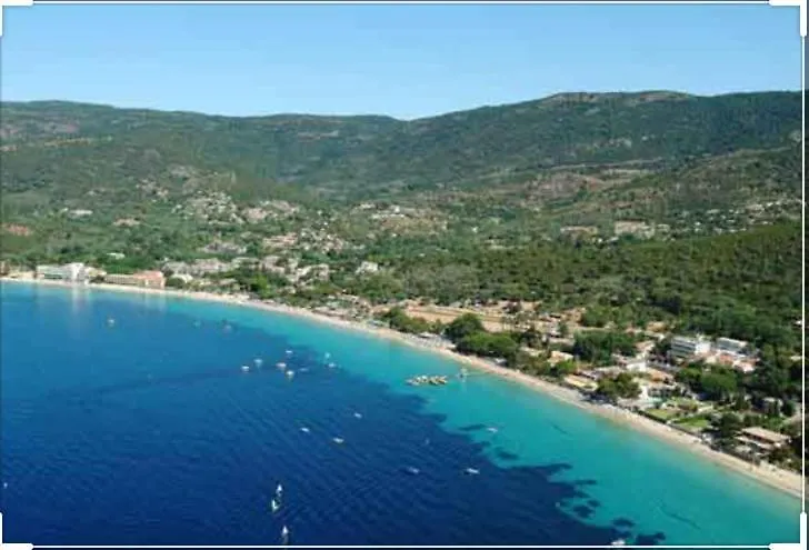 Cavalaire Sea View Cottage: Equipped for 4 with Pool, A/C, Wi-Fi & Bikes