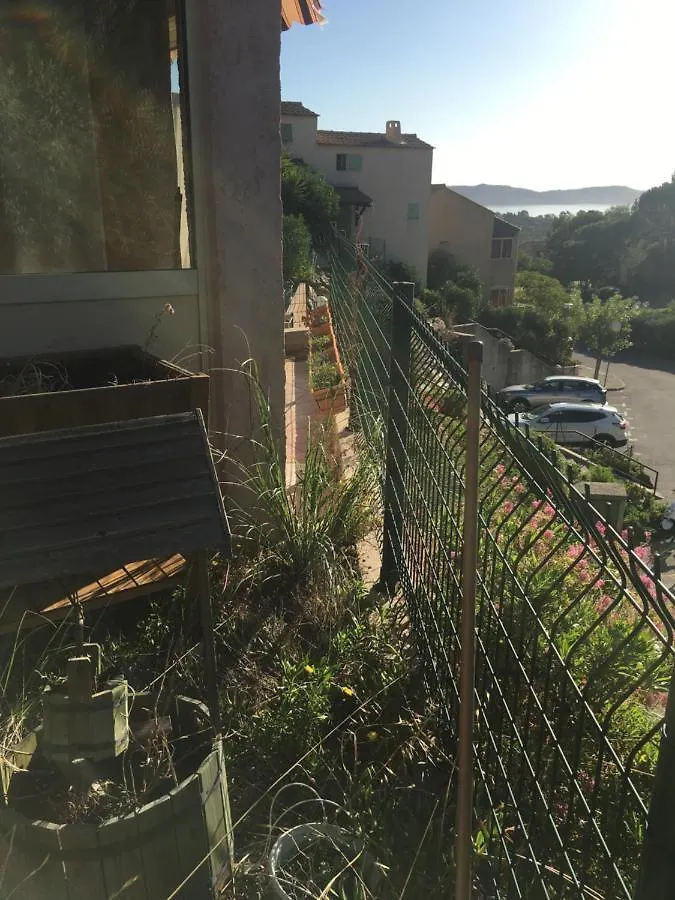 Cavalaire Sea View Cottage: Equipped for 4 with Pool, A/C, Wi-Fi & Bikes