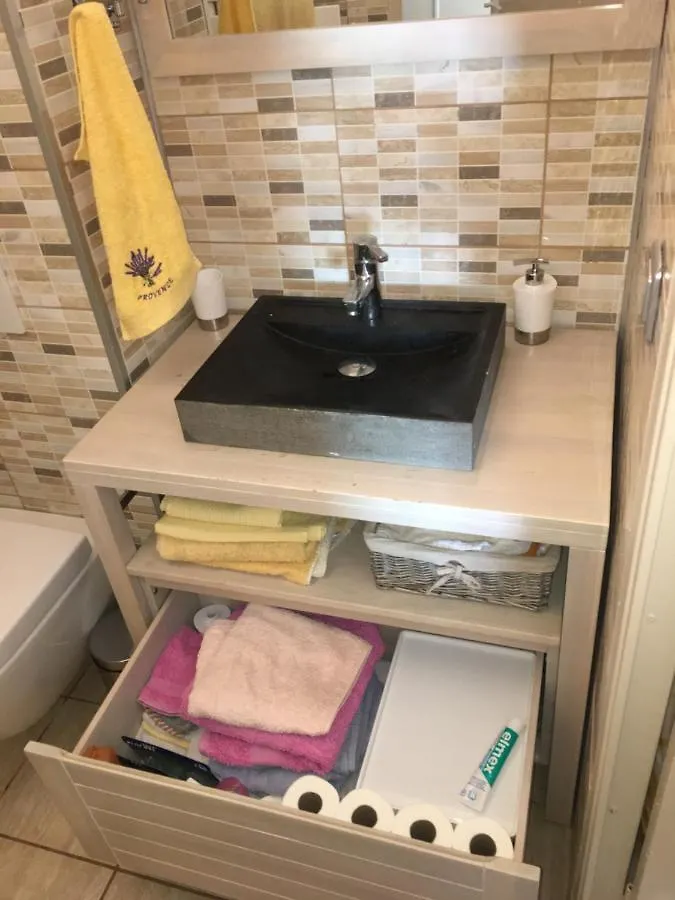 Cavalaire Sea View Cottage: Equipped for 4 with Pool, A/C, Wi-Fi & Bikes Apartment