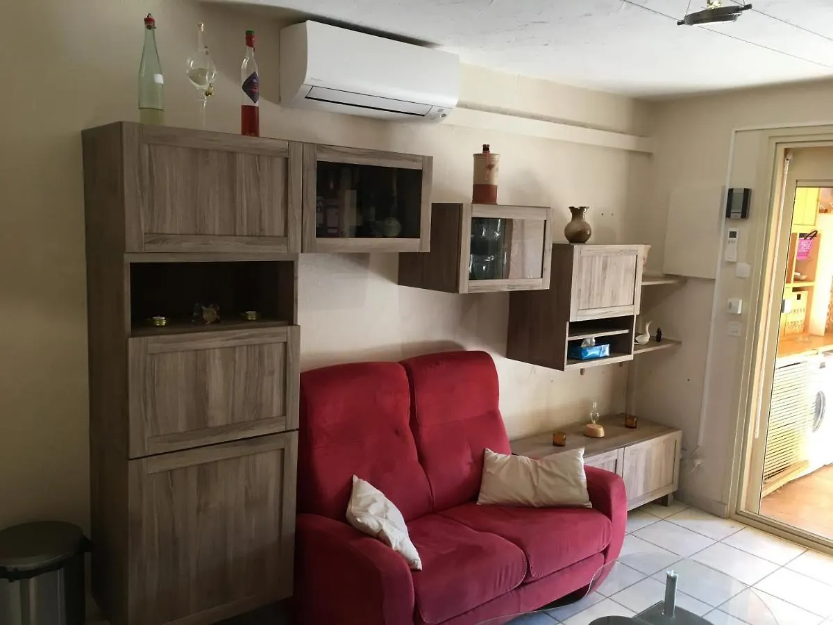 Cavalaire Sea View Cottage: Equipped for 4 with Pool, A/C, Wi-Fi & Bikes
